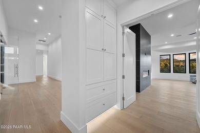 Extensively reimagined beginning in 2020, this modern luxury - photo 22