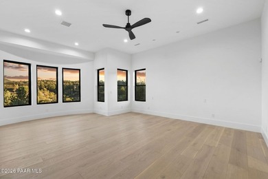 Extensively reimagined beginning in 2020, this modern luxury - photo 23