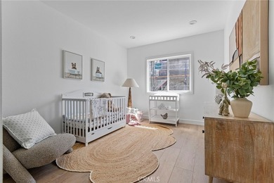 NEW CONSTRUCTION 3 bed, 2.5 bath, three-story townhome with sky - photo 25
