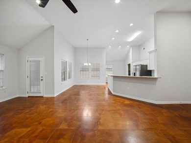 Welcome home to this beautifully updated 3-bedroom, 2-bath home - photo 7