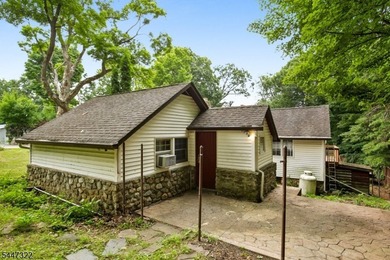 Storybook charm! This inviting two-bedroom cottage sits - photo 33