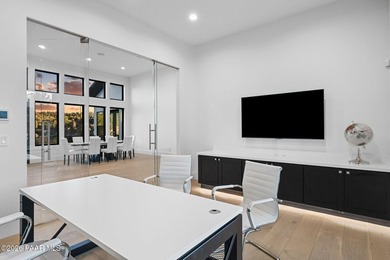 Extensively reimagined beginning in 2020, this modern luxury - photo 35