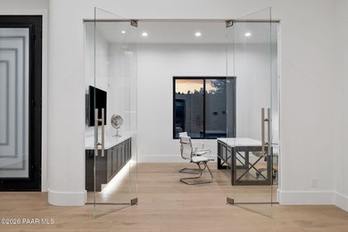 Extensively reimagined beginning in 2020, this modern luxury - photo 38