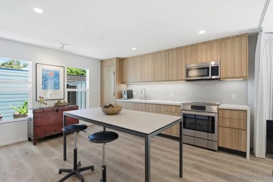 Hip Contemporary Urban Townhome located at the heart of - photo 8