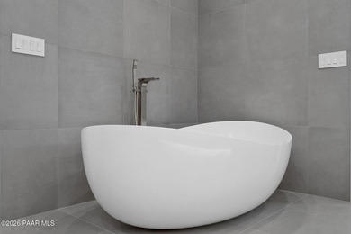 Extensively reimagined beginning in 2020, this modern luxury - photo 49
