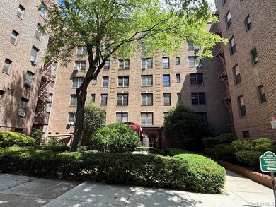 Welcome to this bright and inviting two-bedroom co-op apartment - photo 1