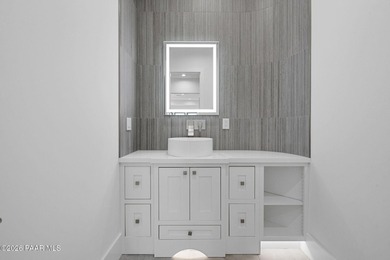 Extensively reimagined beginning in 2020, this modern luxury - photo 51