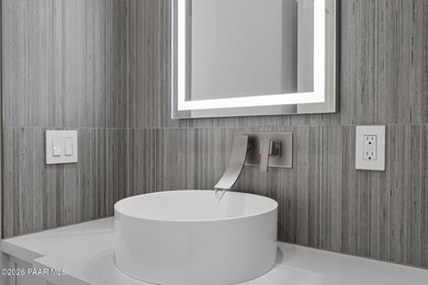 Extensively reimagined beginning in 2020, this modern luxury - photo 52