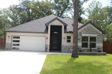 Lake Home For Sale in Trinidad, Texas