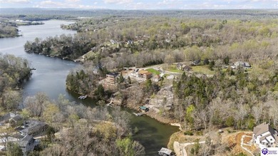 UNDER CONTRACT W/72 hr first right of refusal. Tucked away in a - photo 11