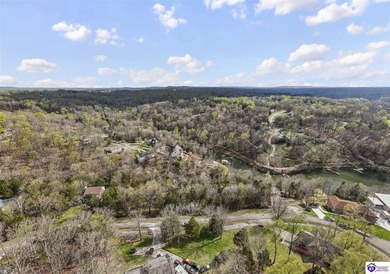 UNDER CONTRACT W/72 hr first right of refusal. Tucked away in a - photo 15