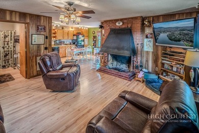 This charming mountain cottage offers comfortable four-season - photo 16