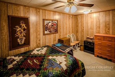 This charming mountain cottage offers comfortable four-season - photo 25