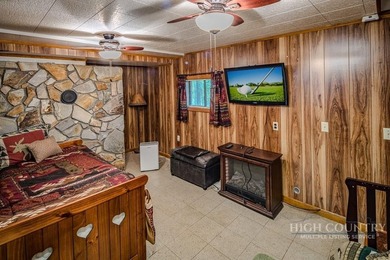 This charming mountain cottage offers comfortable four-season - photo 26