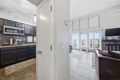 Luxury lakefront townhouse in the gated Villas of Lakeland on - photo 8