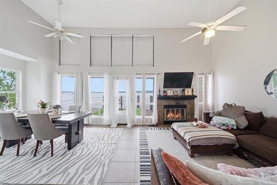 Luxury lakefront townhouse in the gated Villas of Lakeland on - photo 9