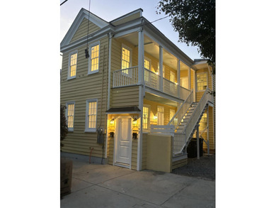 Downtown Charleston fully renovated duplex in a high-demand - photo 2