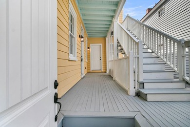 Downtown Charleston fully renovated duplex in a high-demand - photo 3