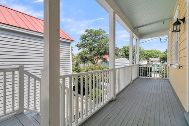 Downtown Charleston fully renovated duplex in a high-demand - photo 6