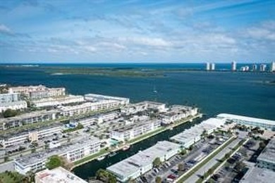 Boaters & Water Lovers Paradise! Live on the Intracoastal for a - photo 8