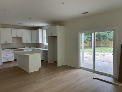 ** Beautiful New Construction on HUGE Lot set back from Bohicket - photo 4