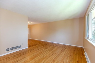 Beautiful Raised Ranch with stunning Sakonnet River views, set - photo 8