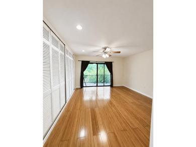 Welcome to this charming two-story townhouse in the Fountains of - photo 16