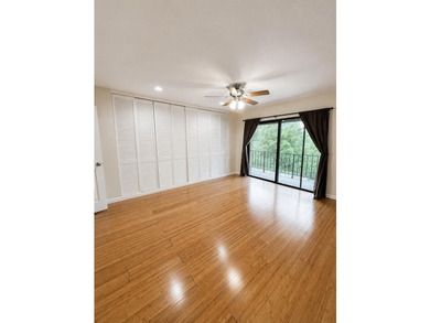 Welcome to this charming two-story townhouse in the Fountains of - photo 17