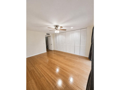 Welcome to this charming two-story townhouse in the Fountains of - photo 18