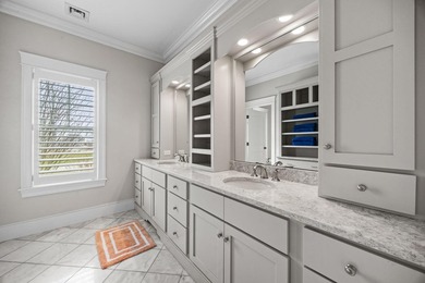 This beautiful Coastal New England / Nantucket-style home - photo 19