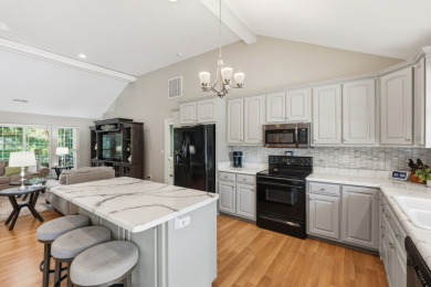 Lake Hartwell 5 BR/3BA Home | Level Lot | Dock - photo 11