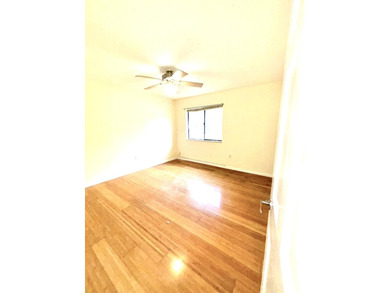 Welcome to this charming two-story townhouse in the Fountains of - photo 27
