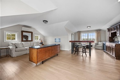 This beautiful Coastal New England / Nantucket-style home - photo 32