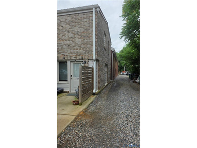 Great opportunity to own a fully occupied, recently totally - photo 4