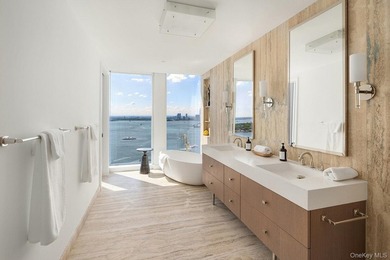 LUXURY WATERFRONT LIVING IN BROOKLYN HEIGHTS. IMMEDIATE - photo 9