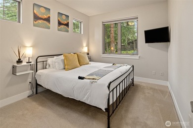 In the heart of Suncadia Resort, this beautifully designed 3-bed - photo 21