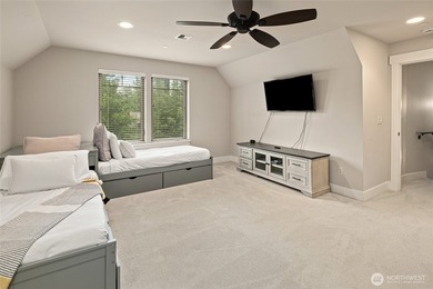 In the heart of Suncadia Resort, this beautifully designed 3-bed - photo 26