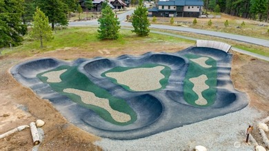 In the heart of Suncadia Resort, this beautifully designed 3-bed - photo 37