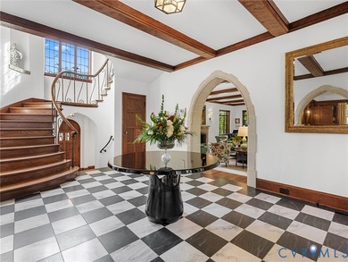 Known historically as the Hummel House, or Hill Crest by the - photo 8