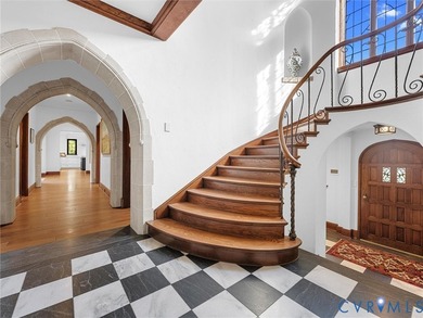 Known historically as the Hummel House, or Hill Crest by the - photo 9