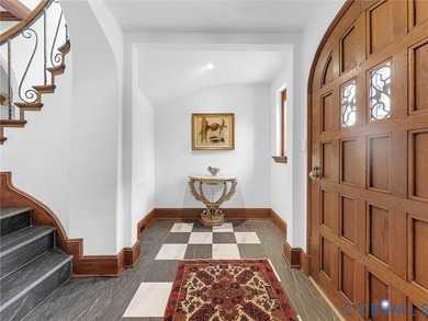 Known historically as the Hummel House, or Hill Crest by the - photo 10