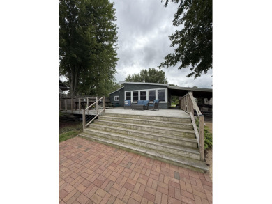 Lake Home Sale Pending in Marquette, Wisconsin