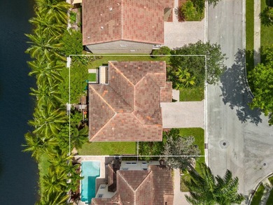 Welcome to Vizcaya at Lake Coral Springs, a gated, waterfront - photo 2