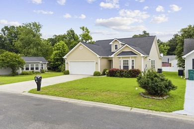 Beautiful 3 Bedroom, 2 Bath home in great location. Close to - photo 2