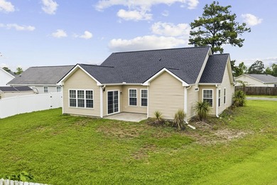 Beautiful 3 Bedroom, 2 Bath home in great location. Close to - photo 3