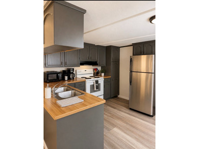Welcome to Rayburn Country! This well-maintained 2-bedroom - photo 4