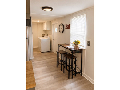 Welcome to Rayburn Country! This well-maintained 2-bedroom - photo 5