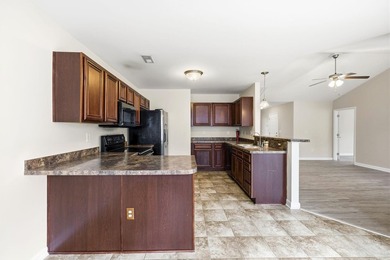 Beautiful 3 Bedroom, 2 Bath home in great location. Close to - photo 9