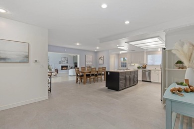 Rare single-level home on a quiet cul-de-sac just a stone's - photo 8