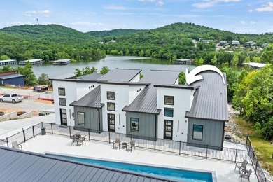 Table Rock Lake Condo For Sale in Reeds Spring Missouri